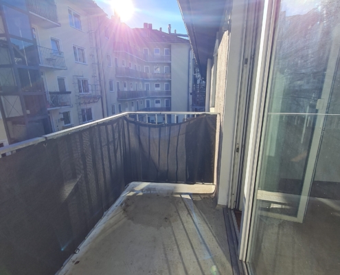 Sonnebalkon mitten in München